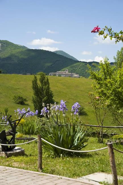 Agriturismo Valle Tezze Villa Cascia Exterior photo