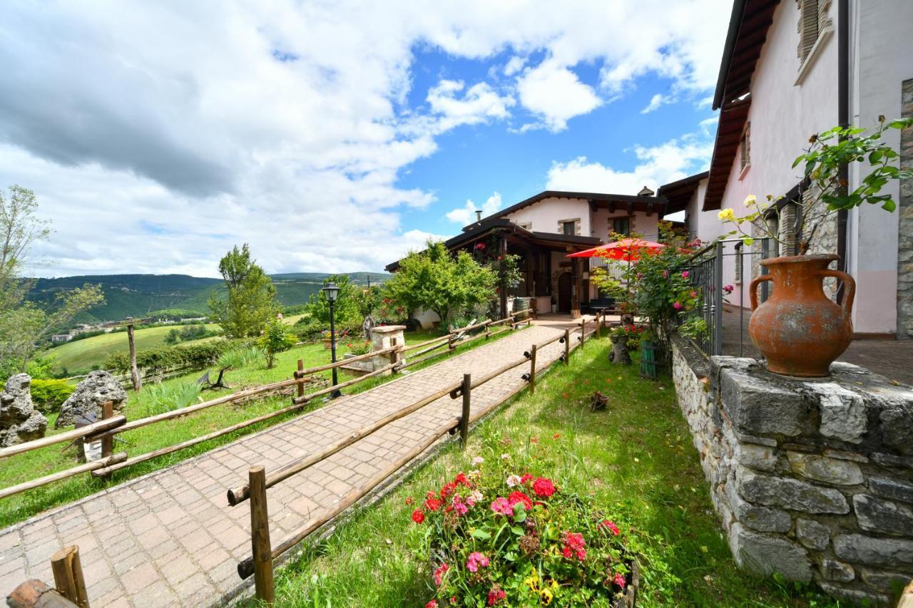 Agriturismo Valle Tezze Villa Cascia Exterior photo