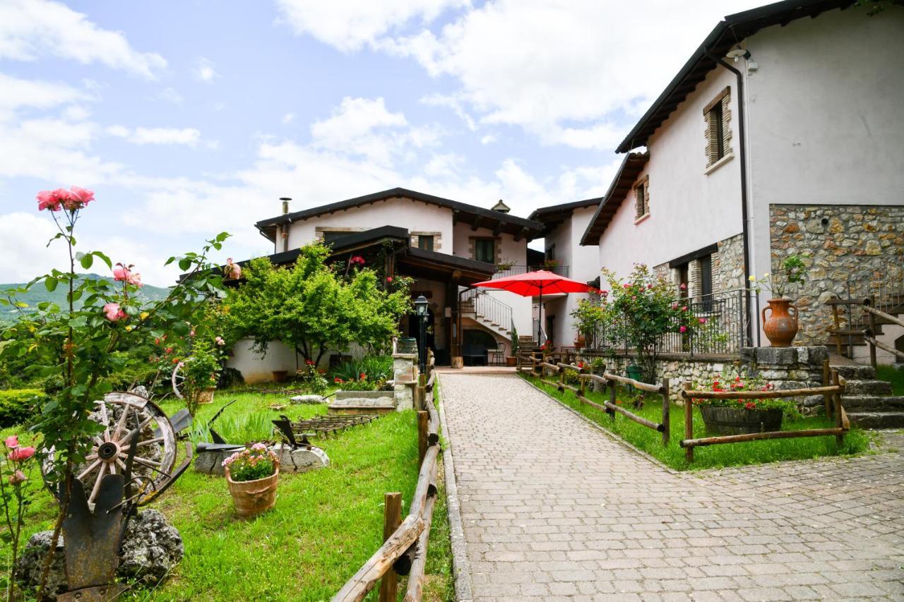 Agriturismo Valle Tezze Villa Cascia Exterior photo